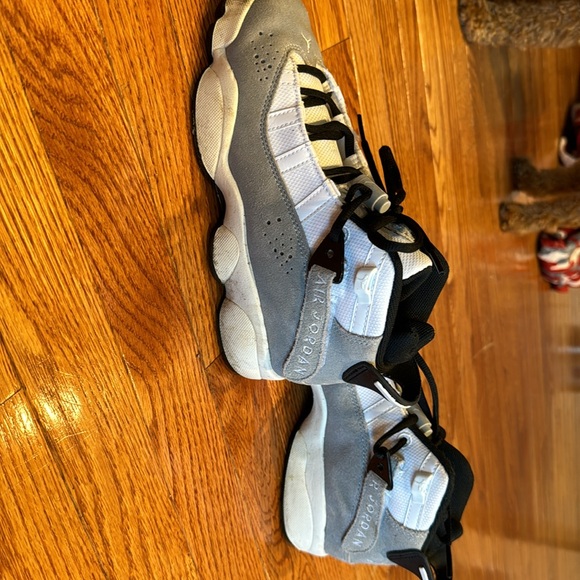 Only worn a handful of times. Very cool air Jordan’s. Boys size 4. - Picture 2 of 8
